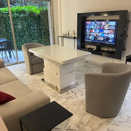 Chic 47m2, 2 Rooms, Ground Floor, Patio, 280m Croisette Apartmán *