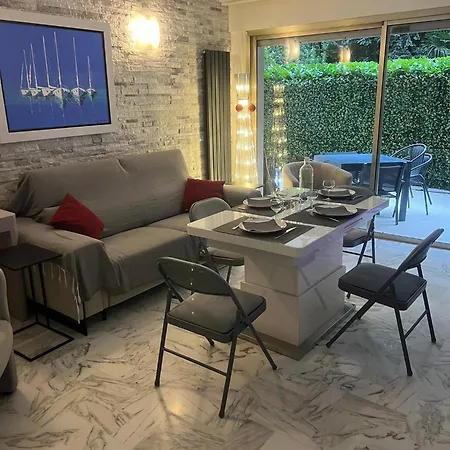 Chic 47m2, 2 Rooms, Ground Floor, Patio, 280m Croisette Apartmán Cannes